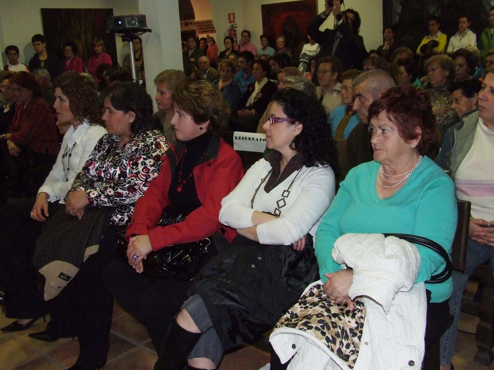 [homenajeadas+y+pÃºblico+asistente[1].JPG]